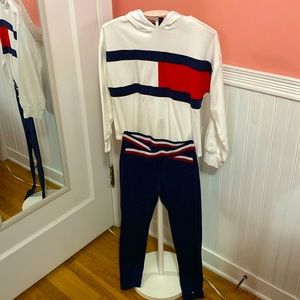 NW/OT Tommy Hilfiger Logo Matching Set Hooded Shirt & Leggings- Girls’ Small/7